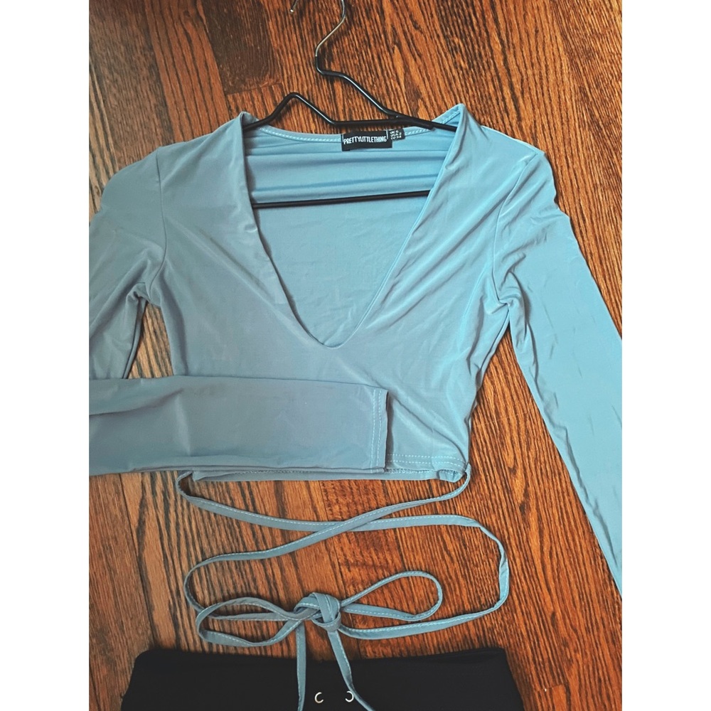 Wrap Tie Long Sleeve Crop Top